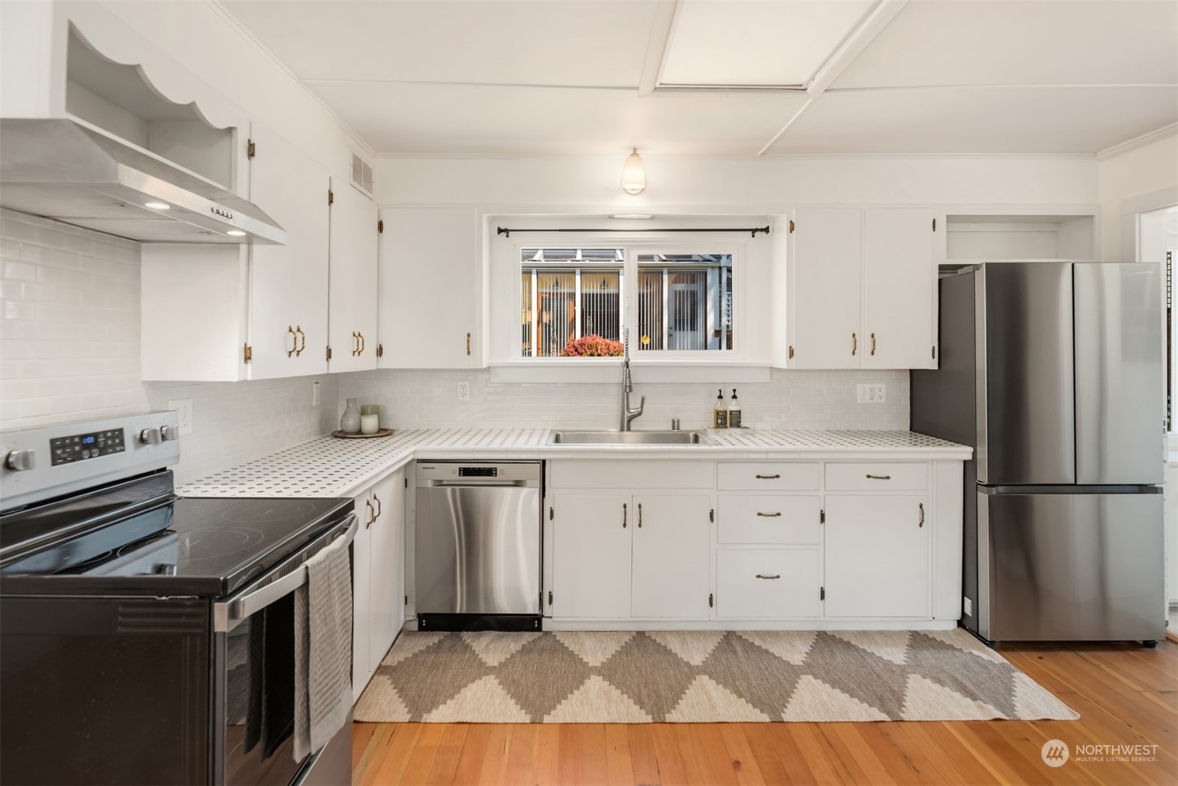 323 AVENUE F
