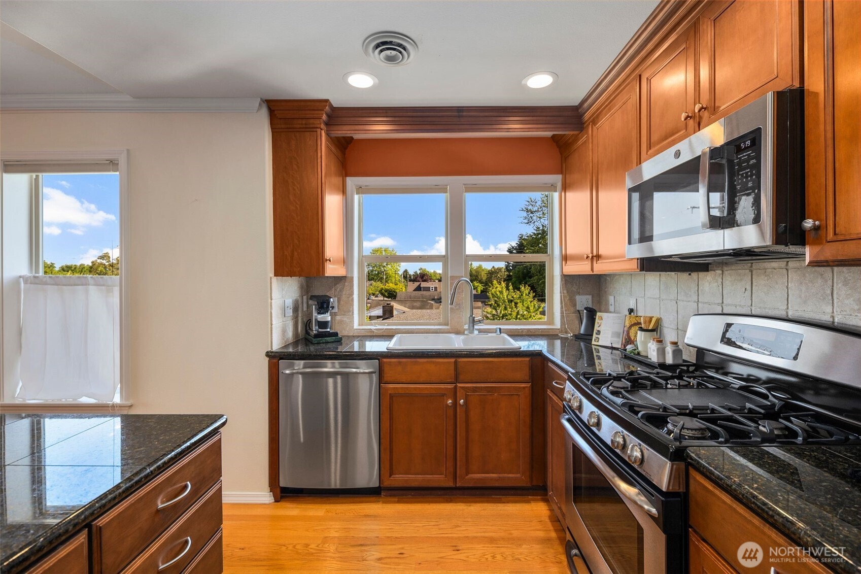 406 Wood Street Unit: 302