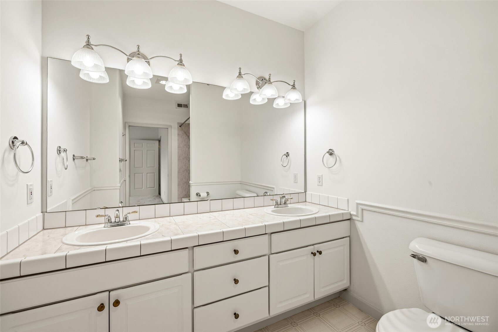 2420 Grand Avenue Unit: 303