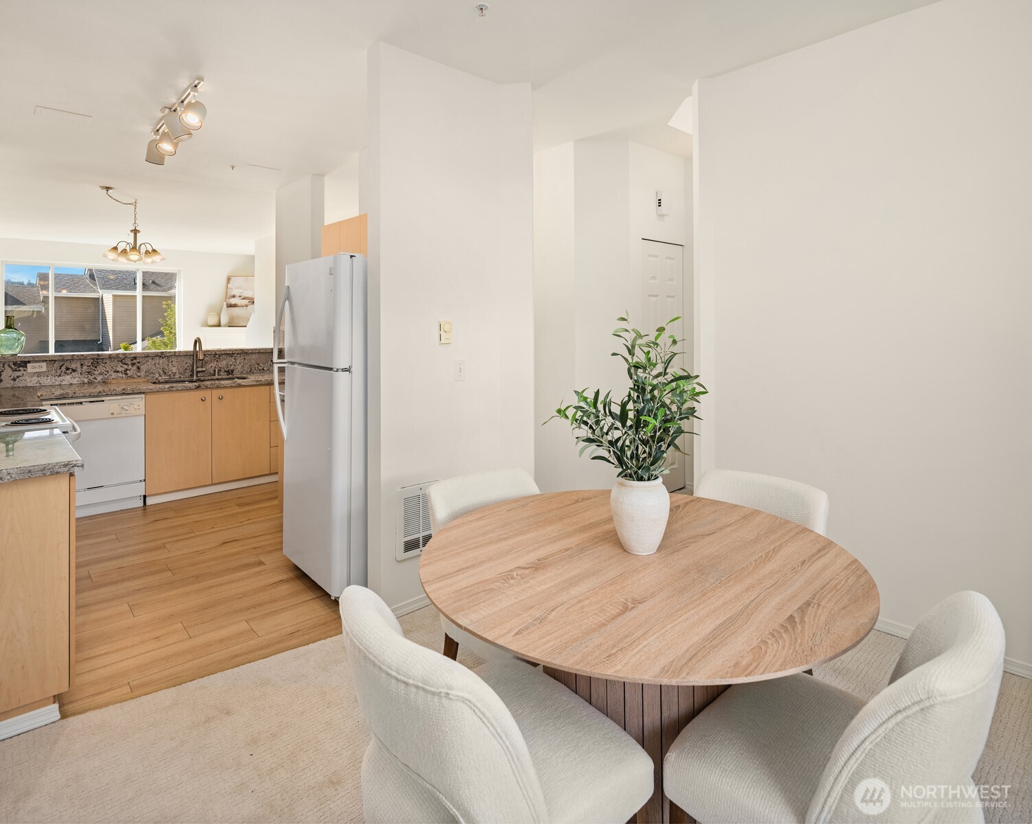 17421 1st Lane NE Unit: 104