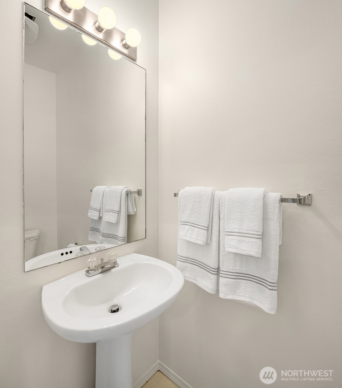 17421 1st Lane NE Unit: 104