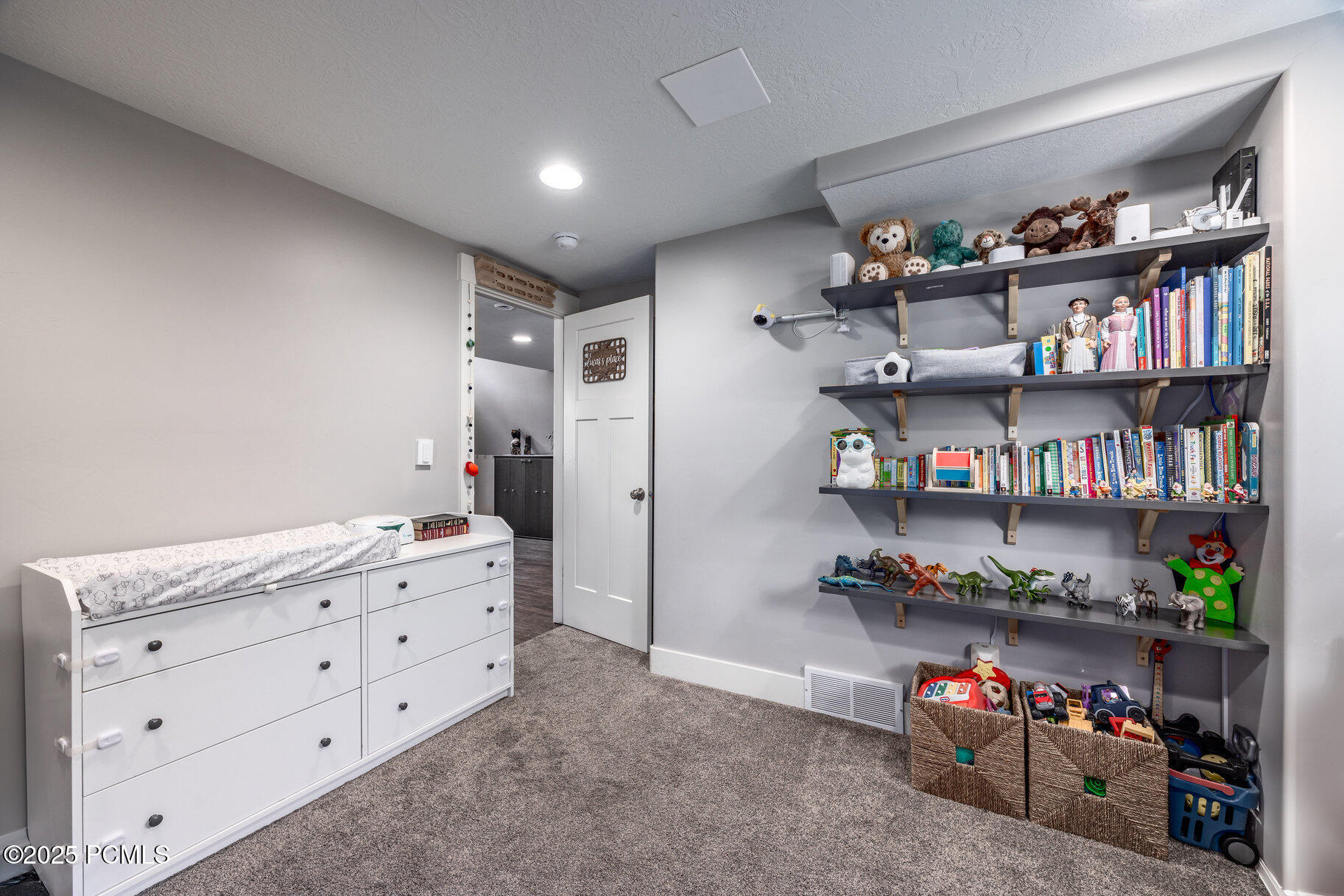 9320 E Bobcat Haven Lane