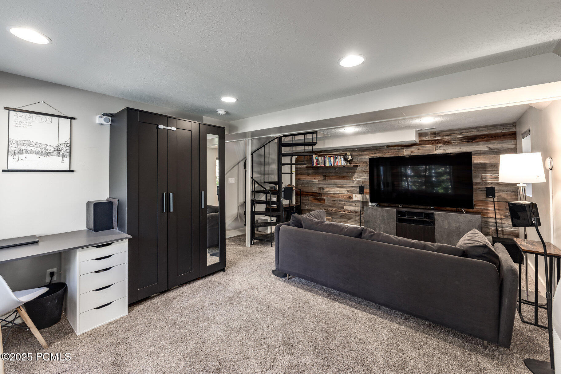 9320 E Bobcat Haven Lane