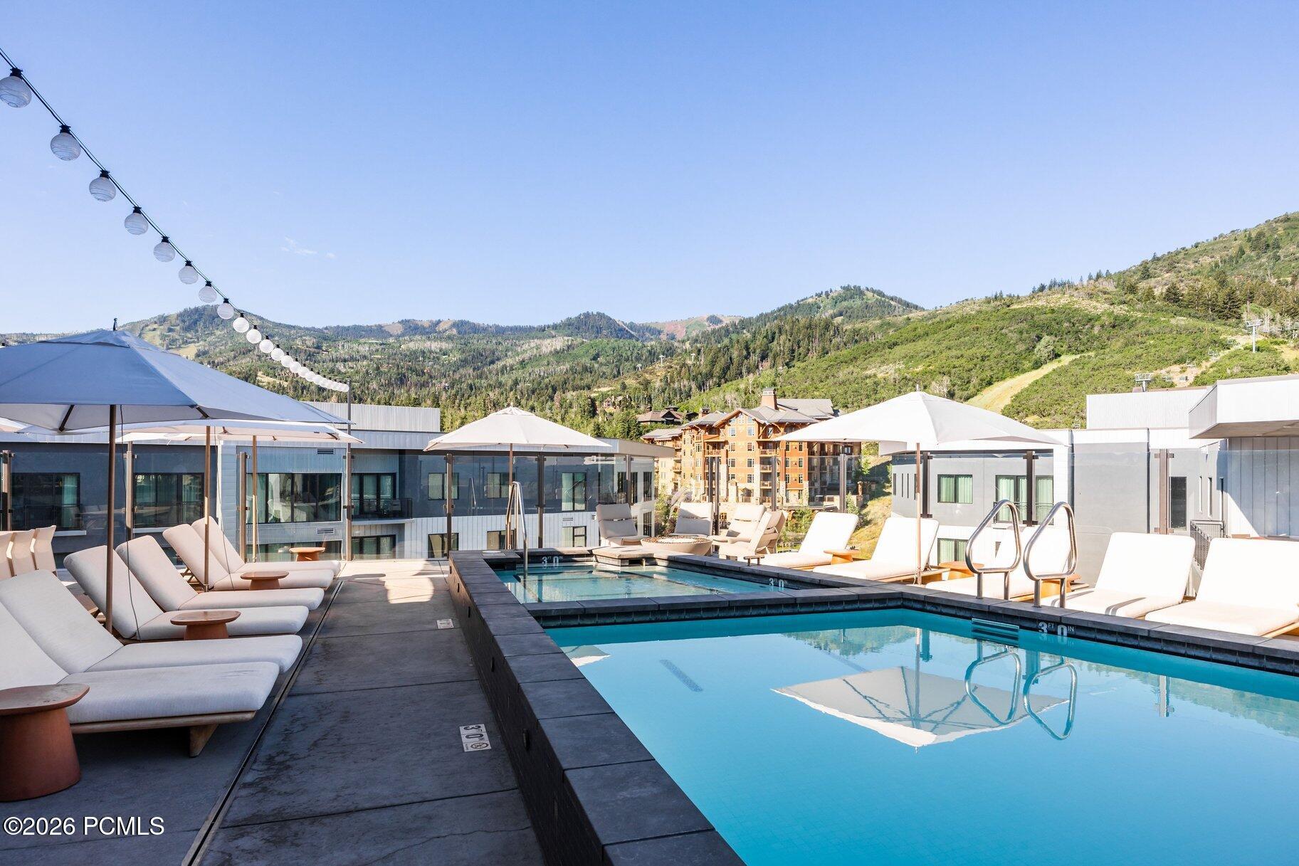 2417 W High Mountain Road 3509