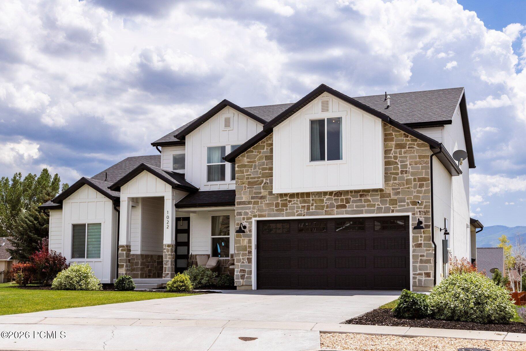 1022 E 1050 North