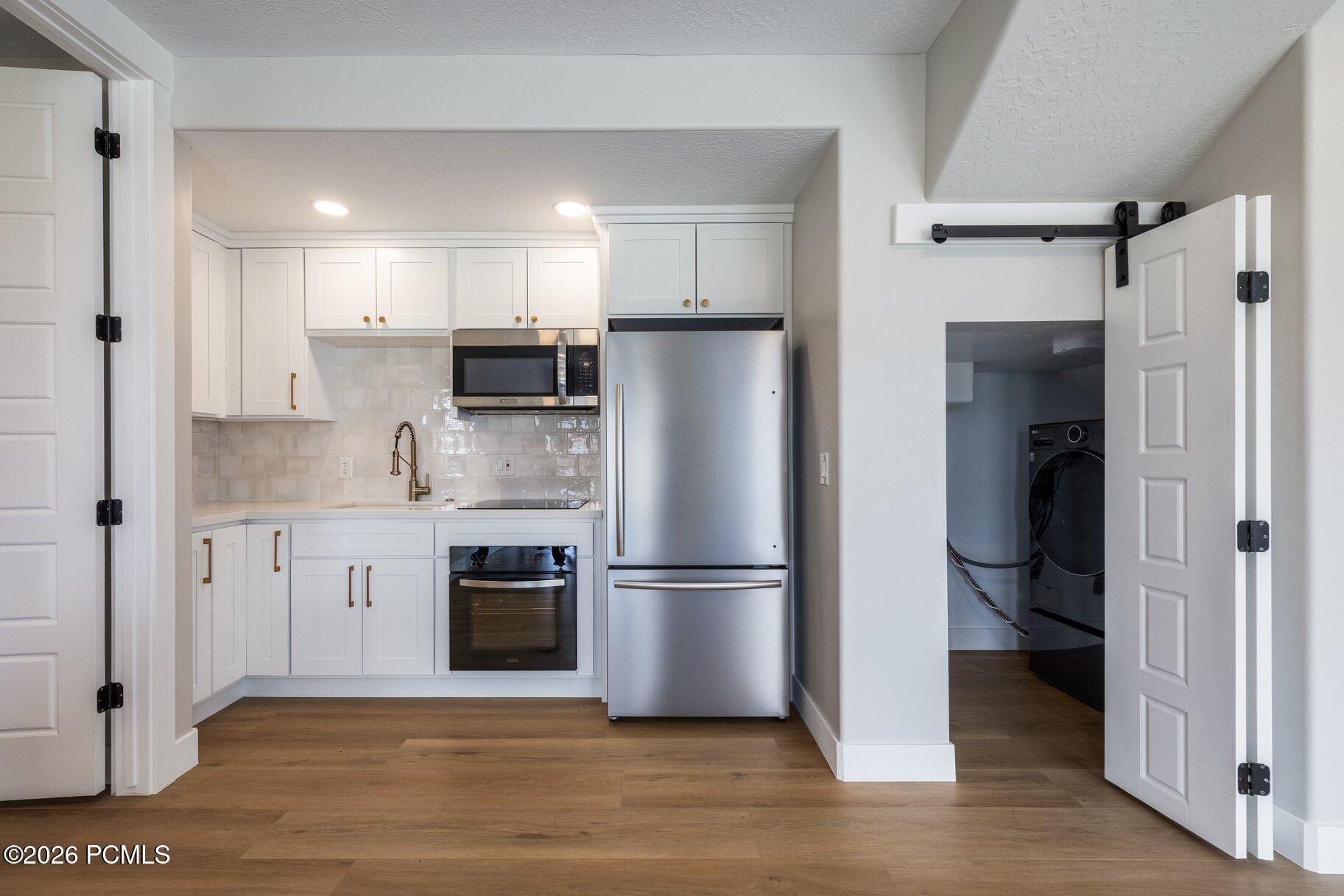 1022 E 1050 North
