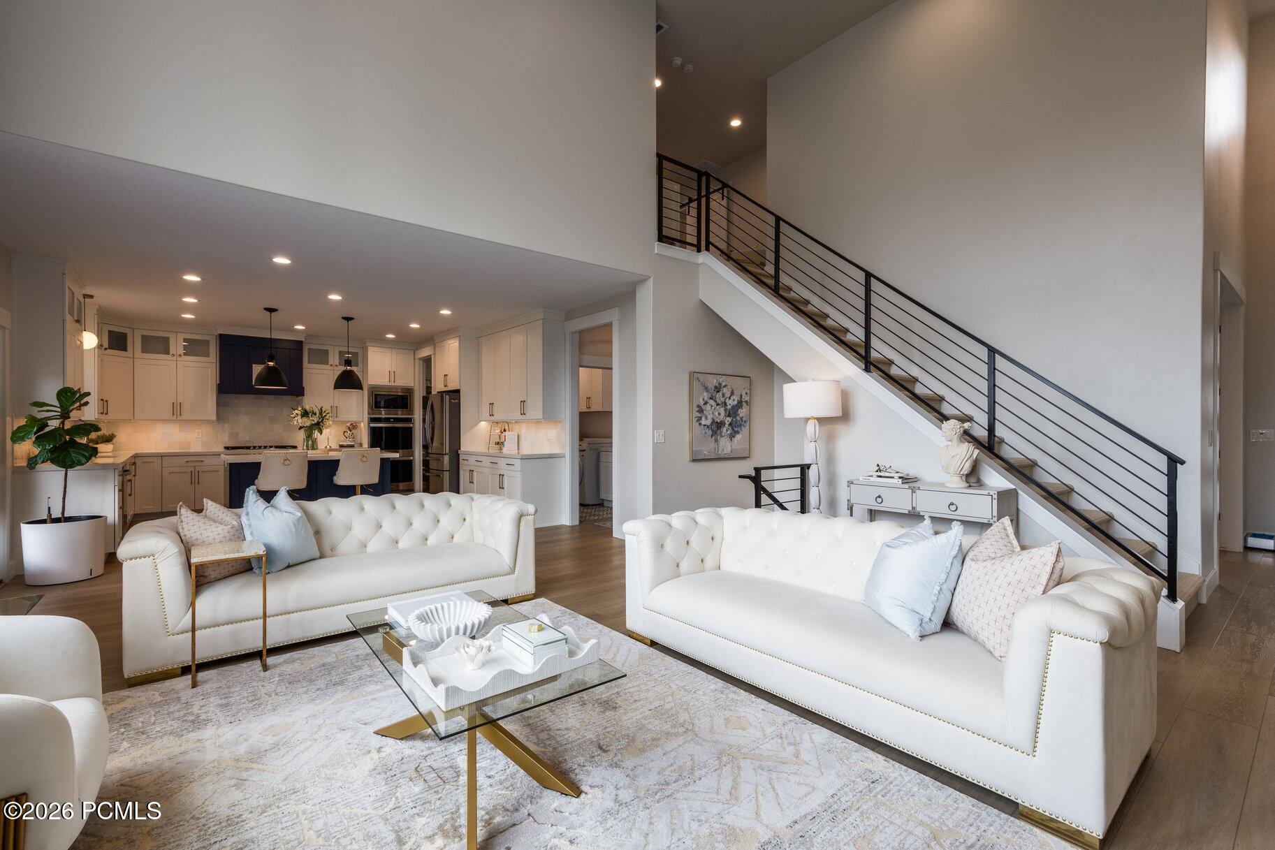 1022 E 1050 North