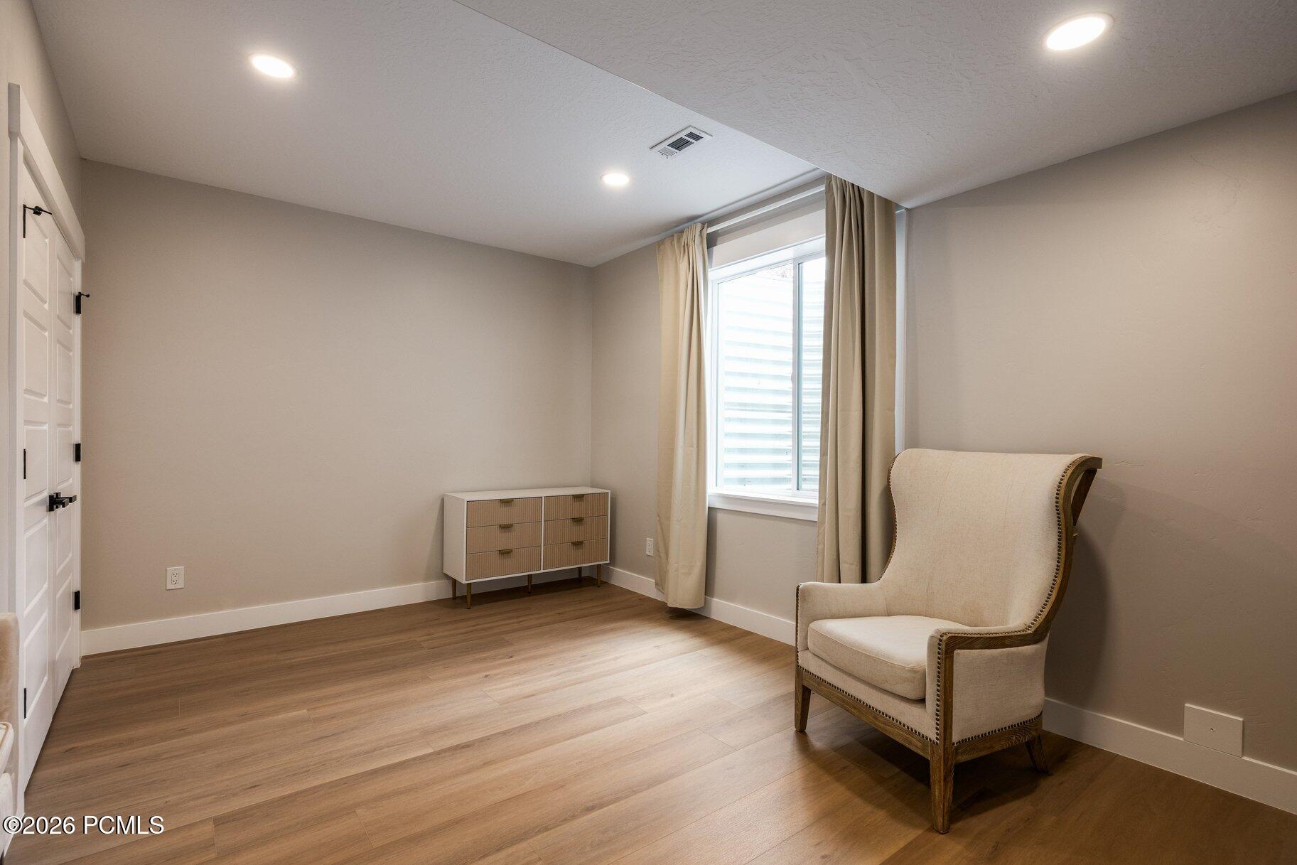 1022 E 1050 North