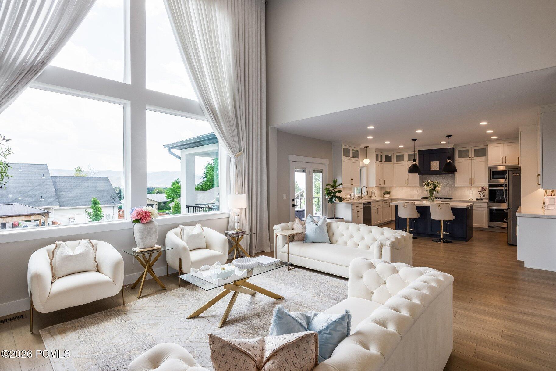 1022 E 1050 North