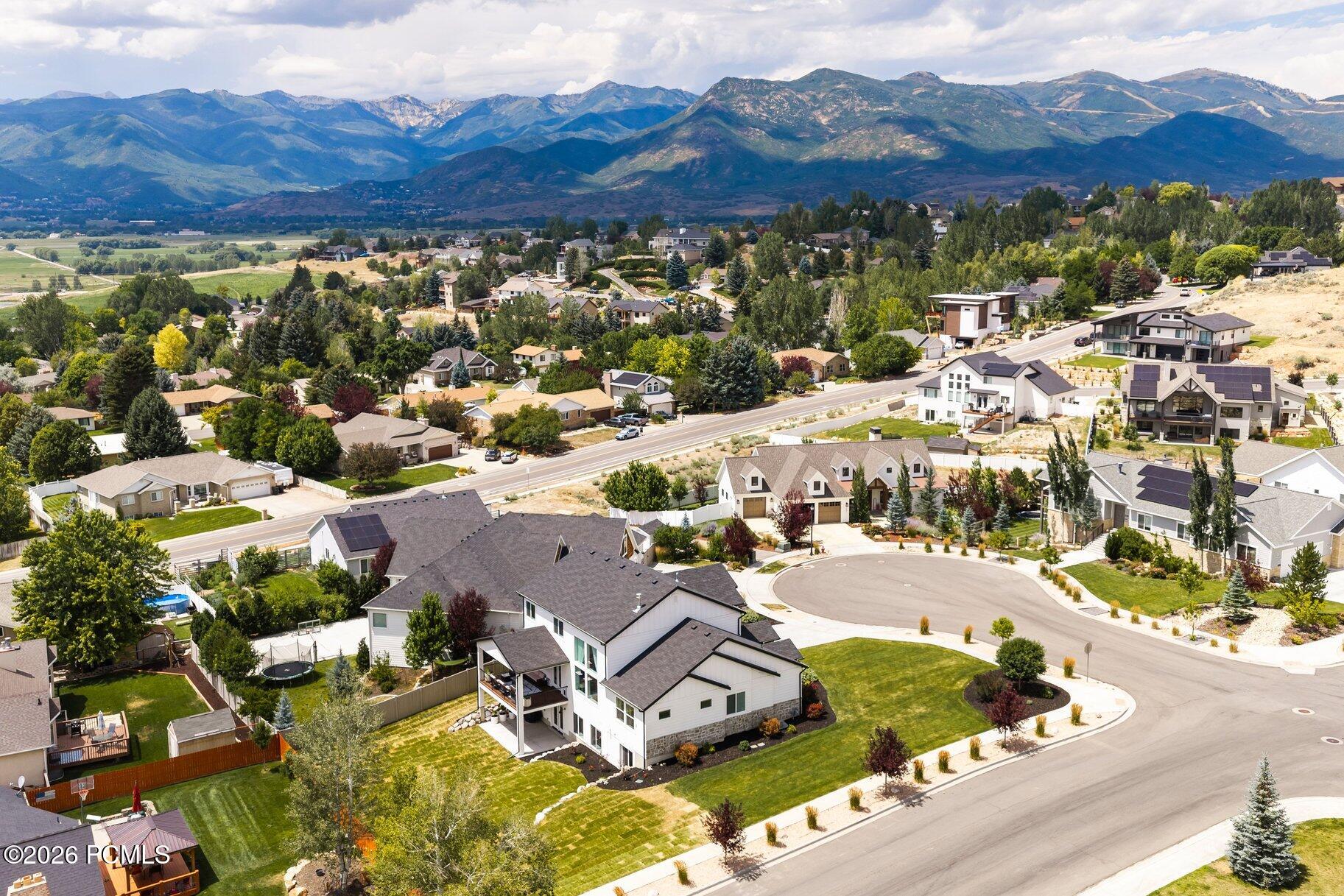 1022 E 1050 North