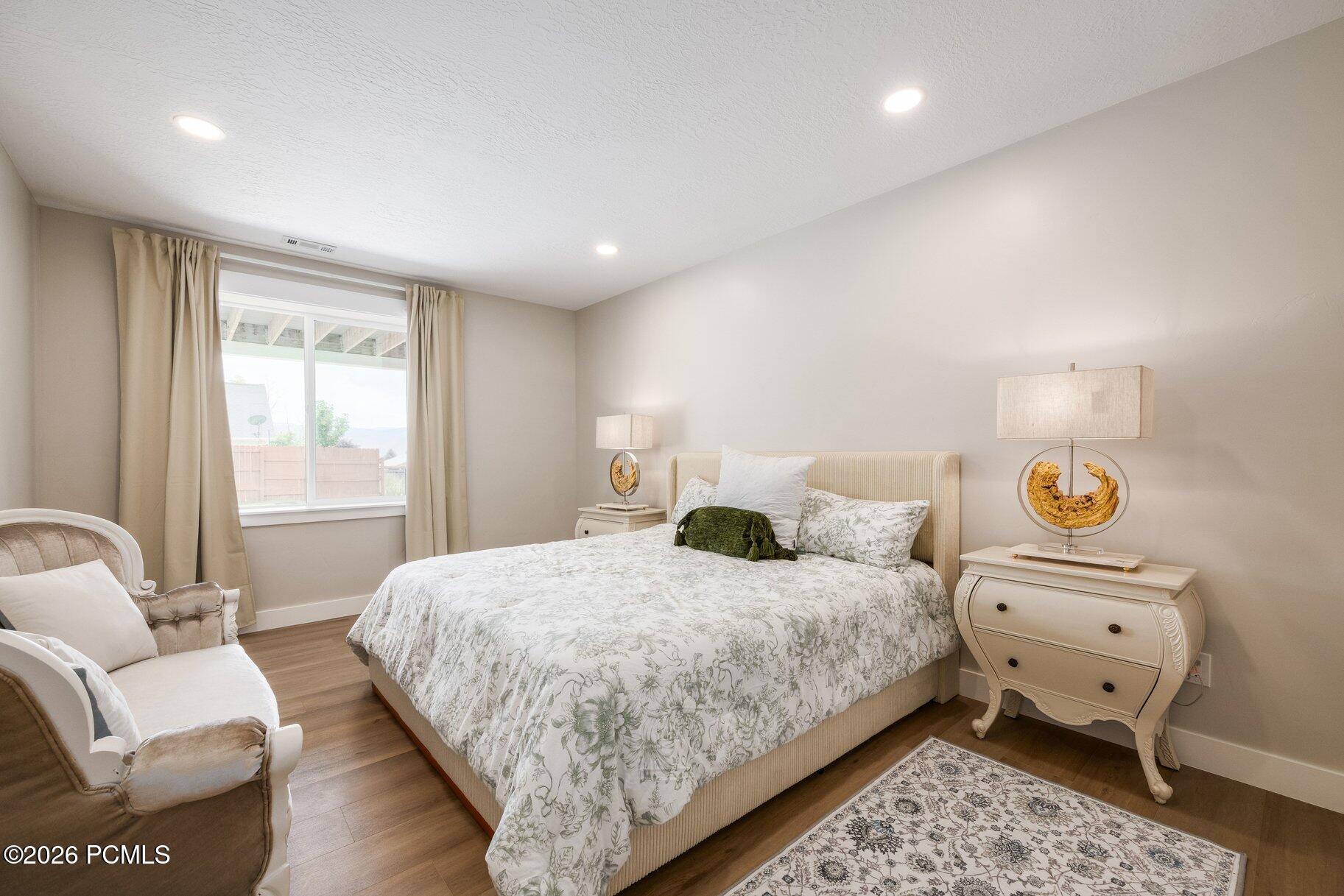 1022 E 1050 North