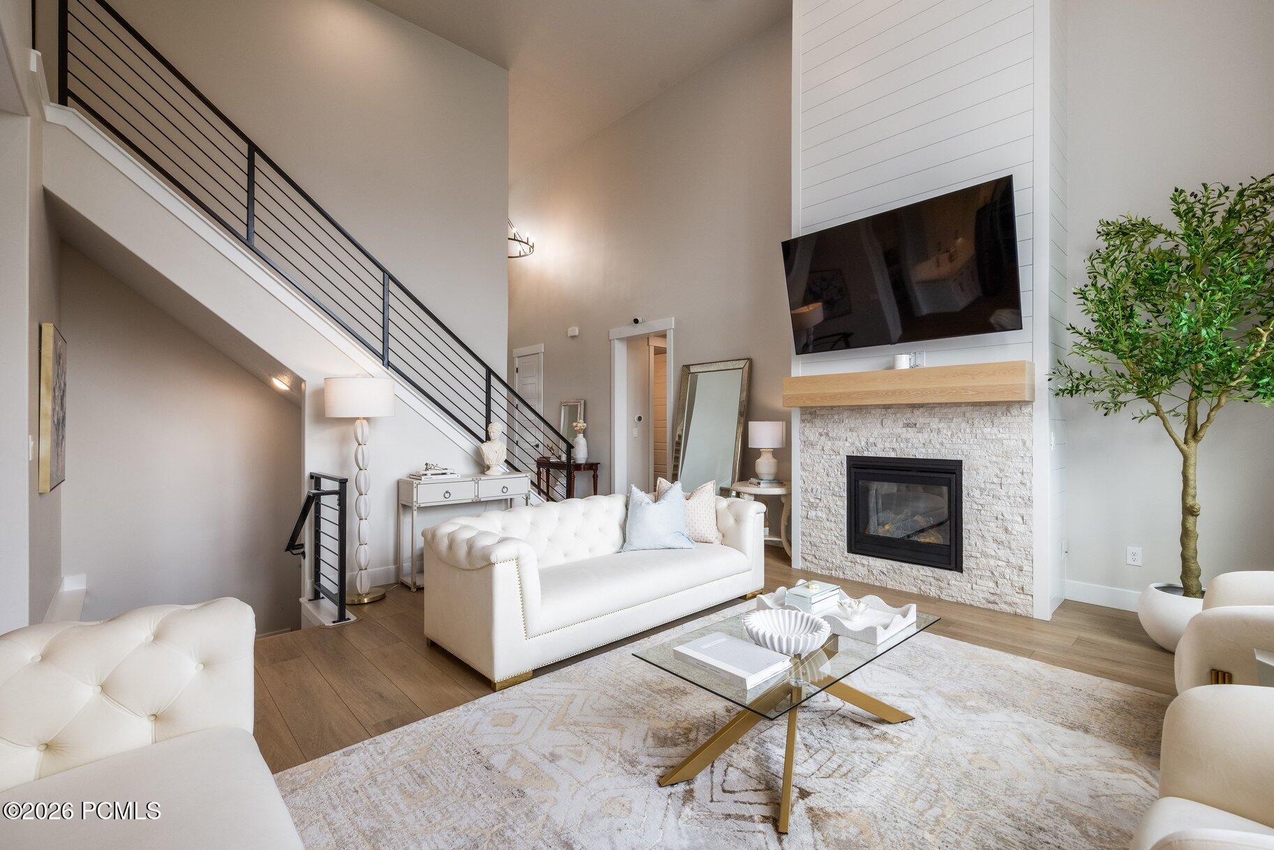 1022 E 1050 North