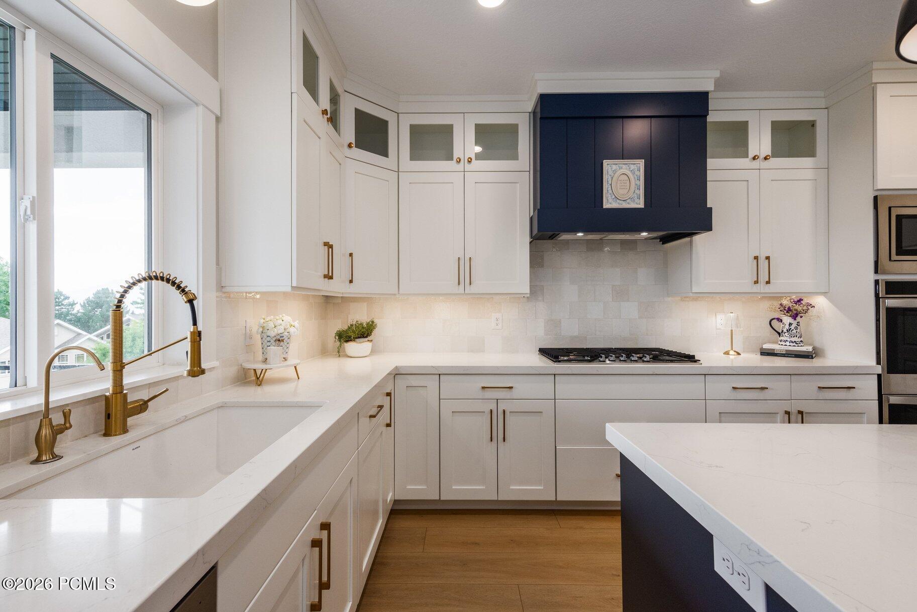 1022 E 1050 North