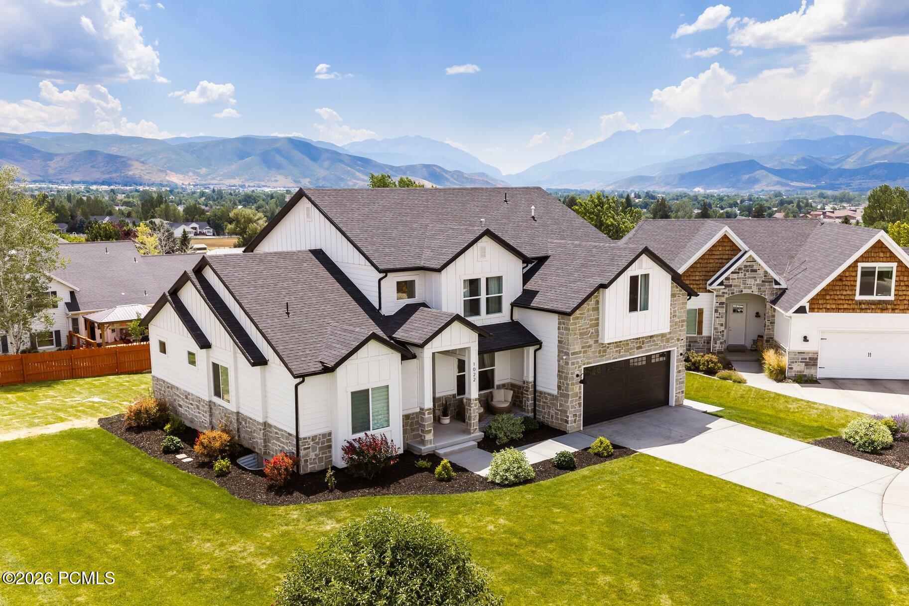 1022 E 1050 North