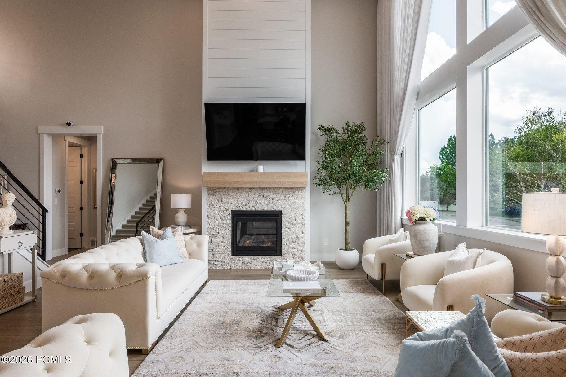 1022 E 1050 North