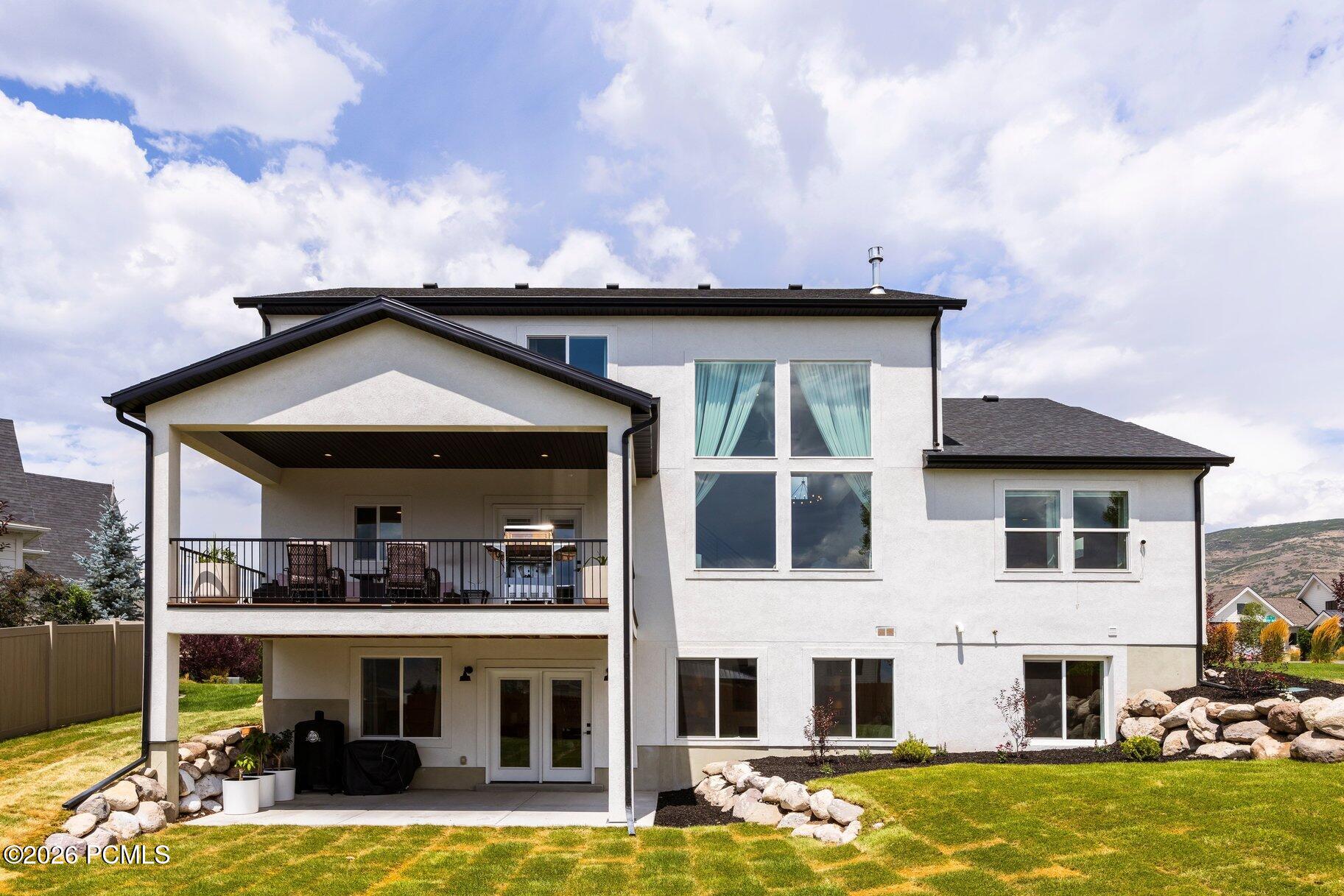 1022 E 1050 North