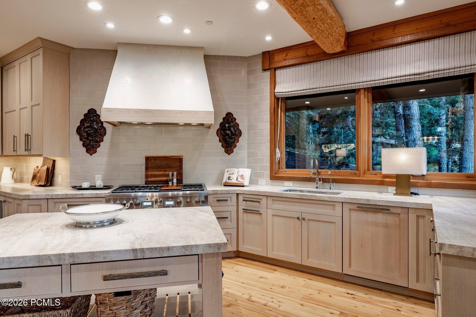 8045 Woodland View Drive