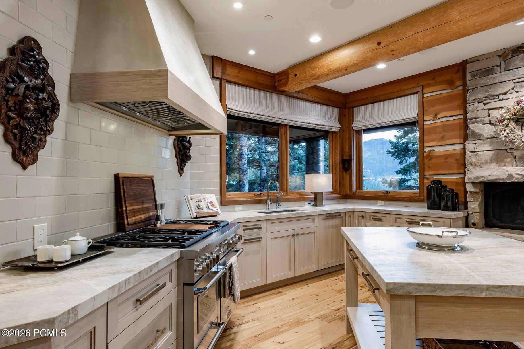 8045 Woodland View Drive