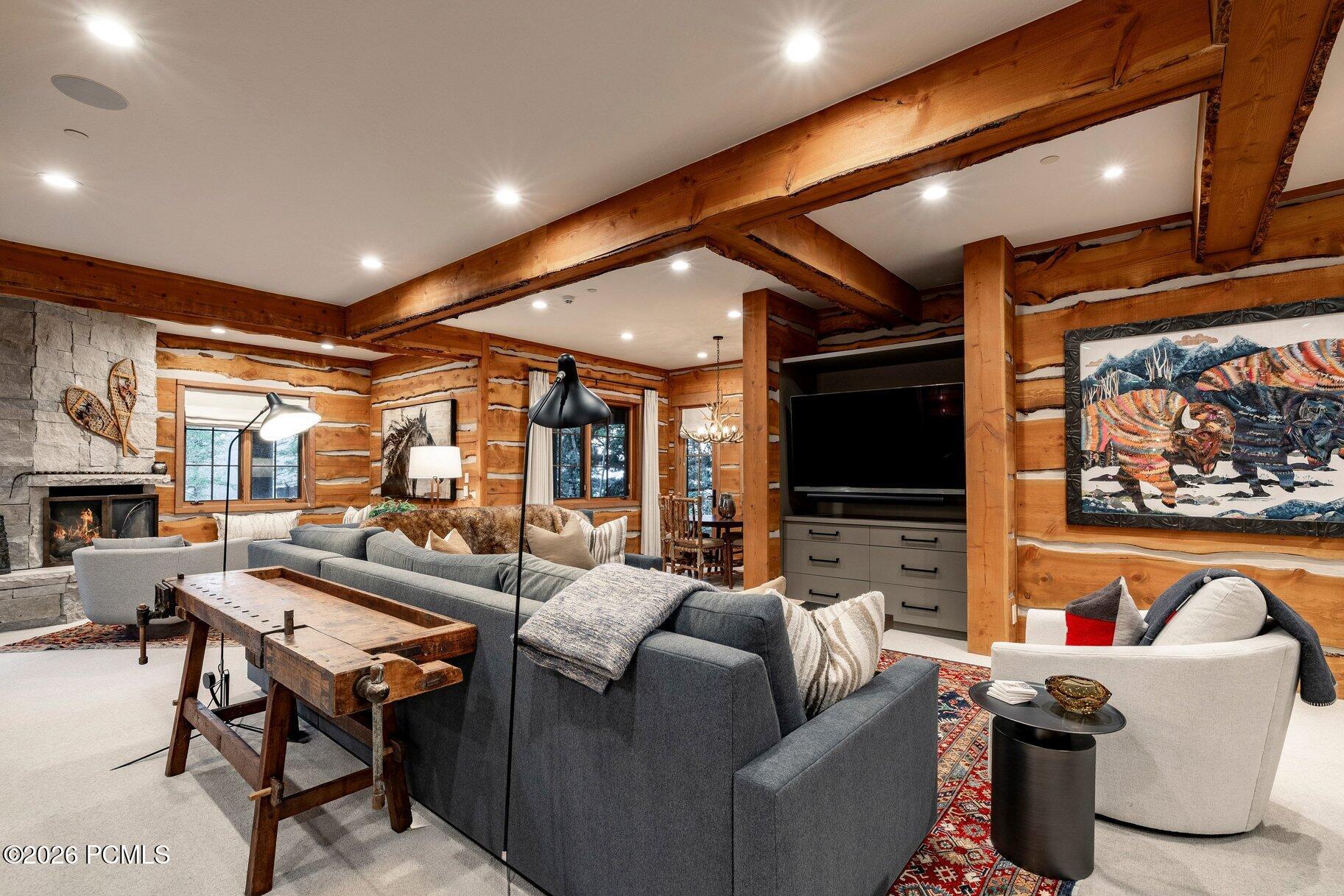 8045 Woodland View Drive
