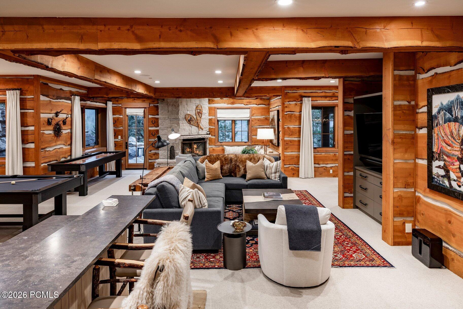8045 Woodland View Drive