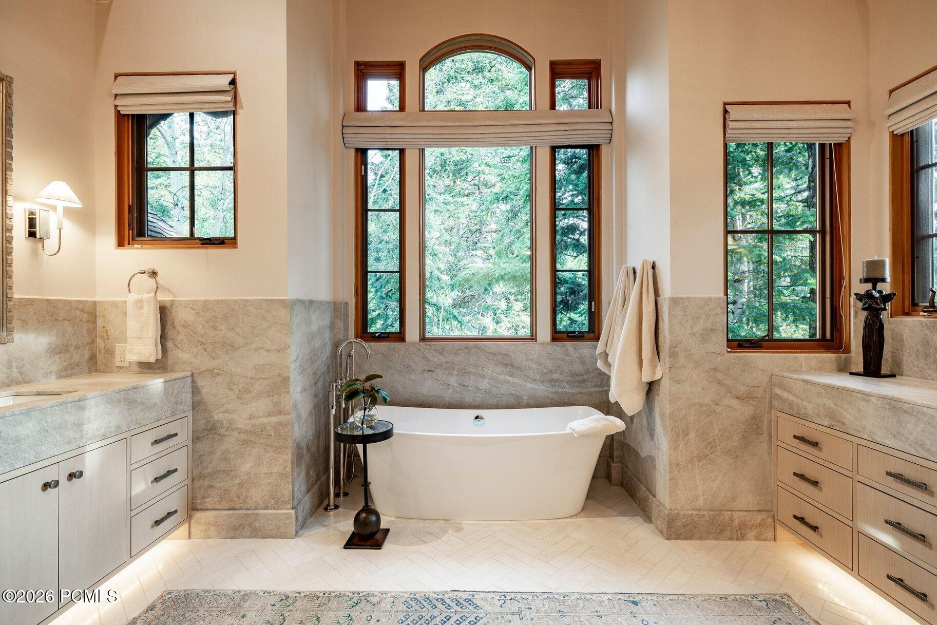 8045 Woodland View Drive