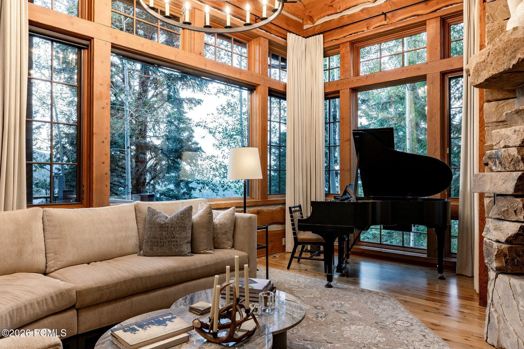 8045 Woodland View Drive