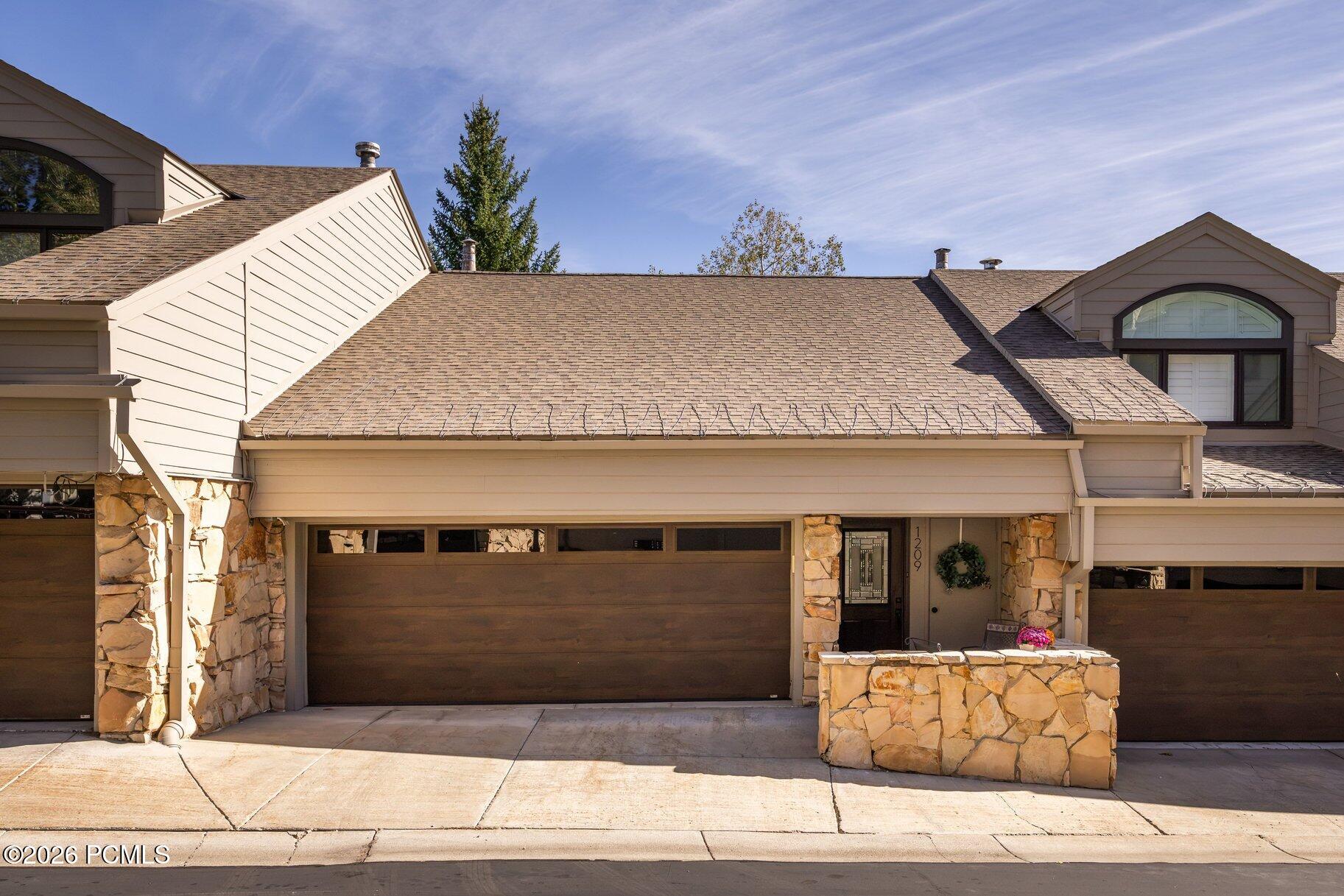 1209 Stonebridge Circle