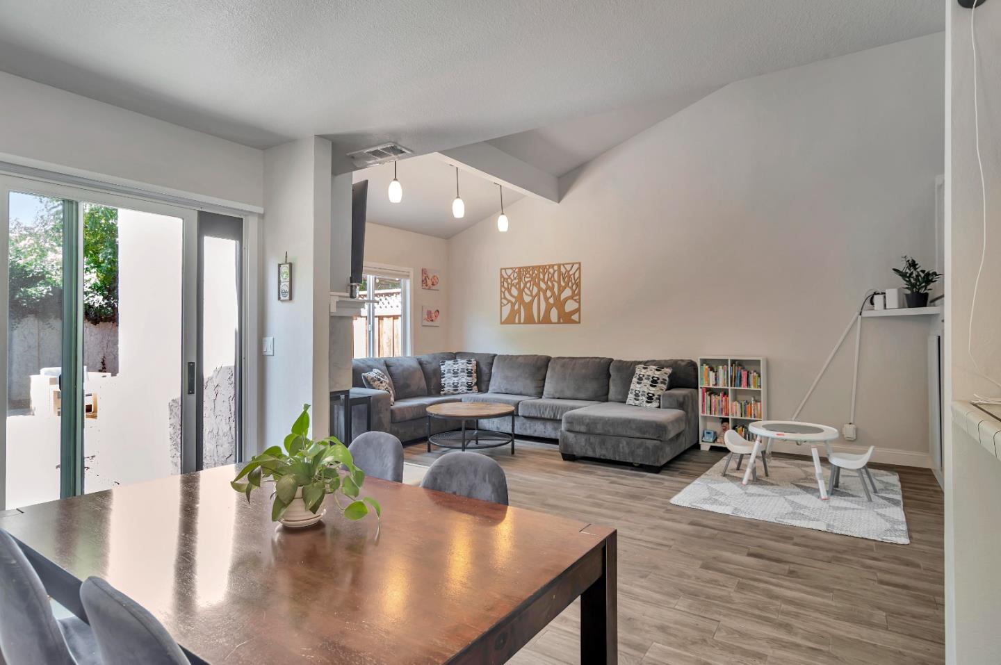 1008 Villa Maria Court
