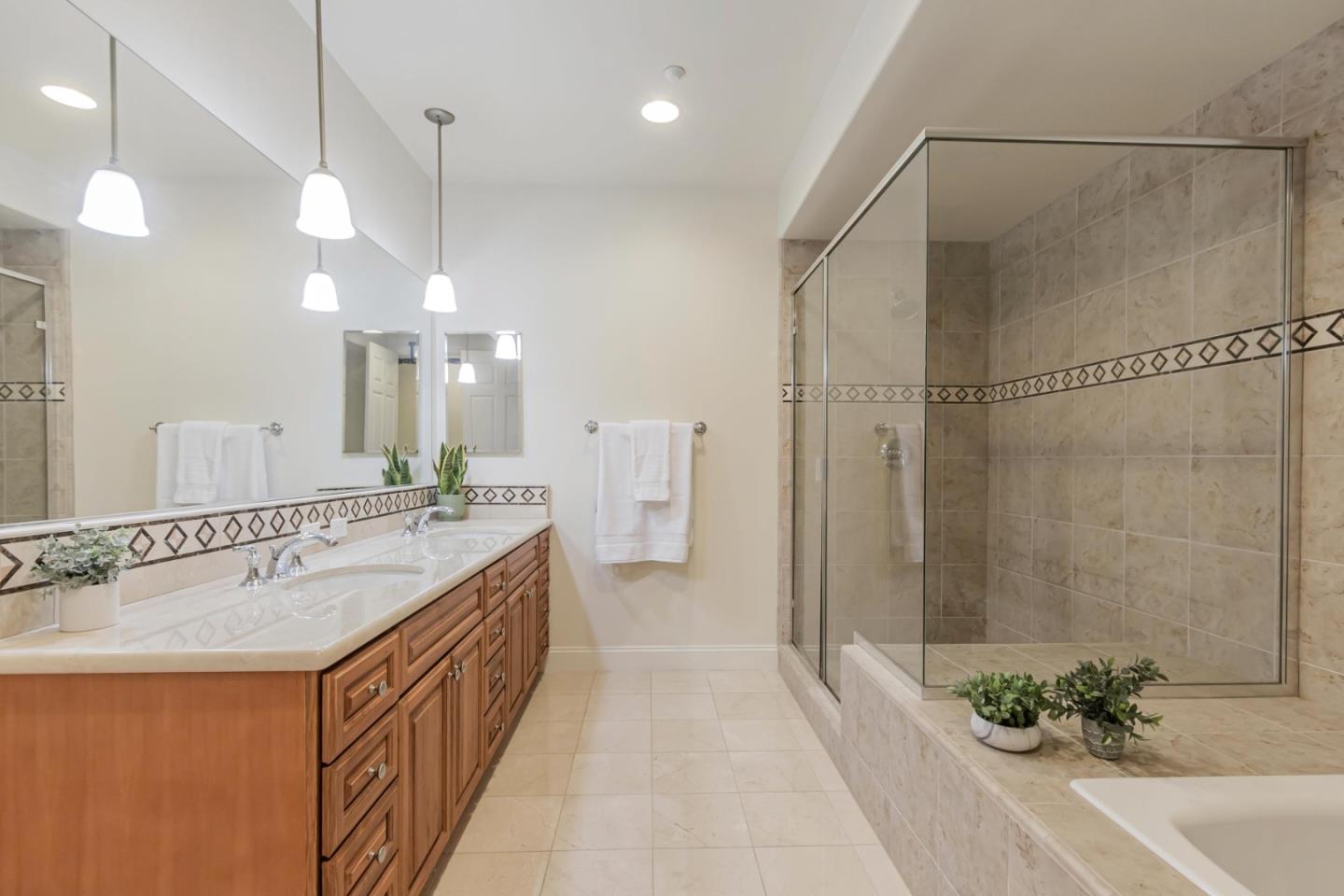 2881 Meridian AVE 256