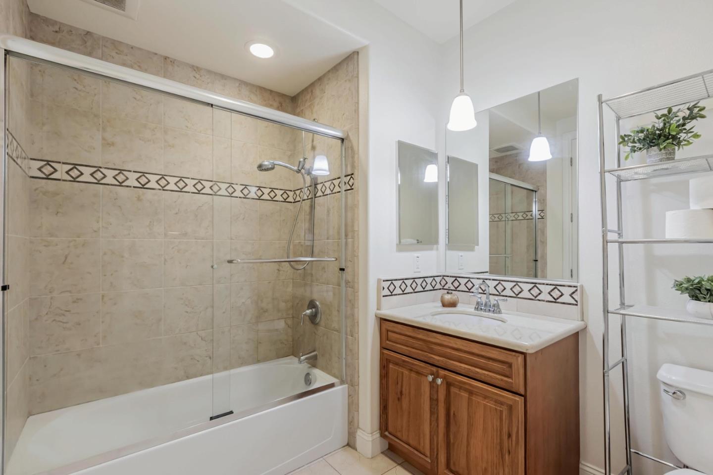 2881 Meridian AVE 256