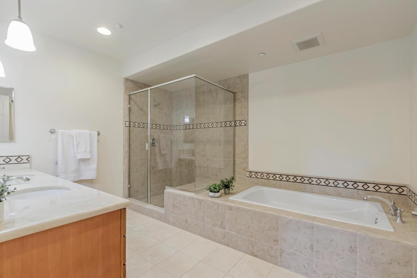 2881 Meridian AVE 256