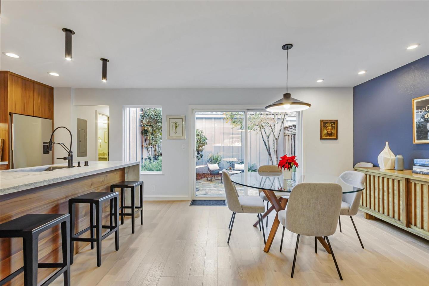 1126 Shenandoah DR