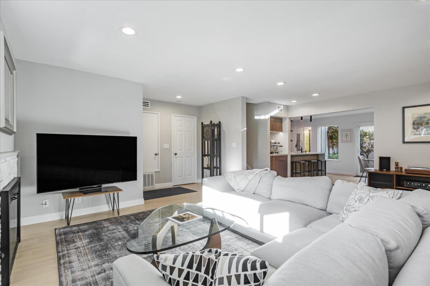 1126 Shenandoah DR
