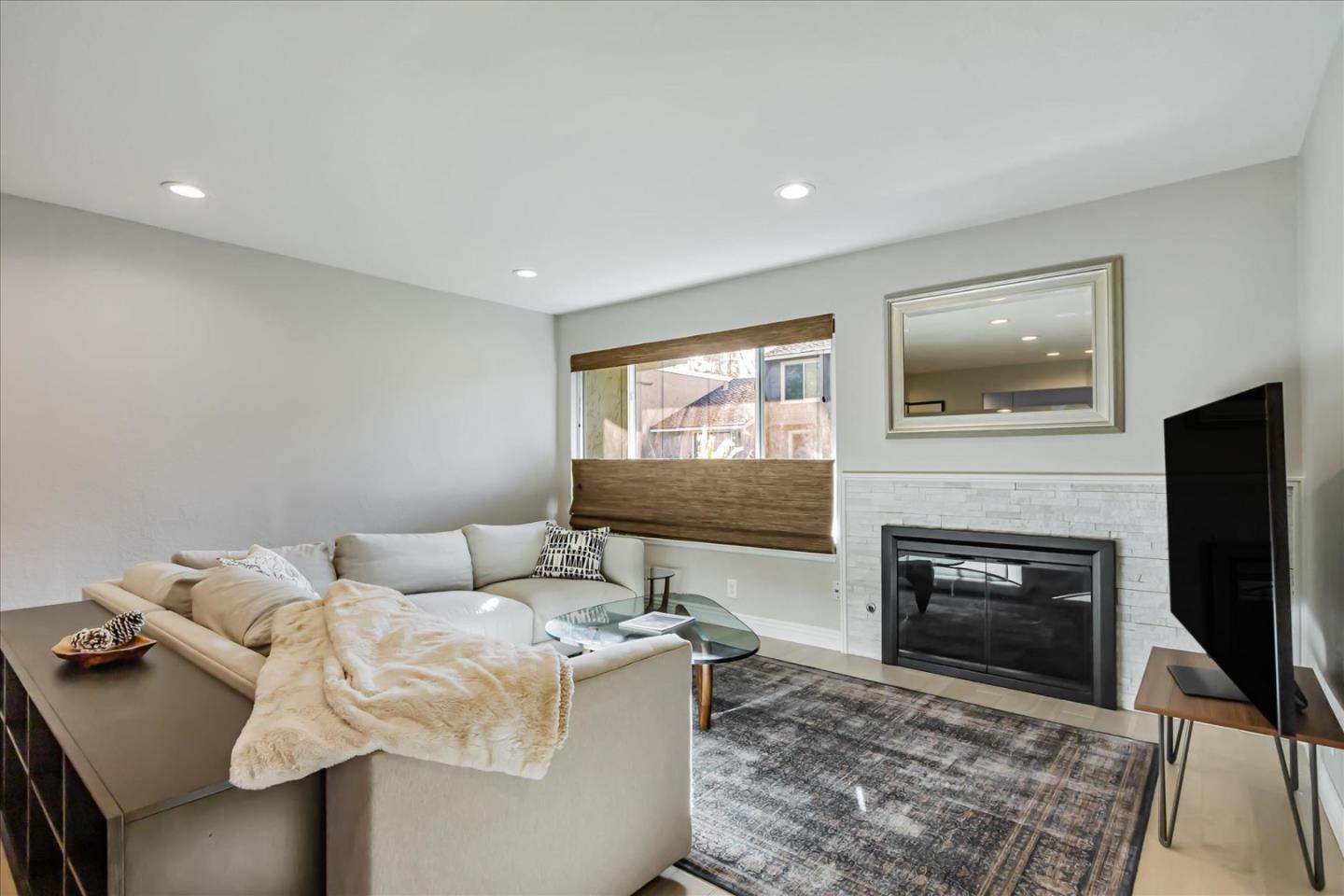 1126 Shenandoah DR