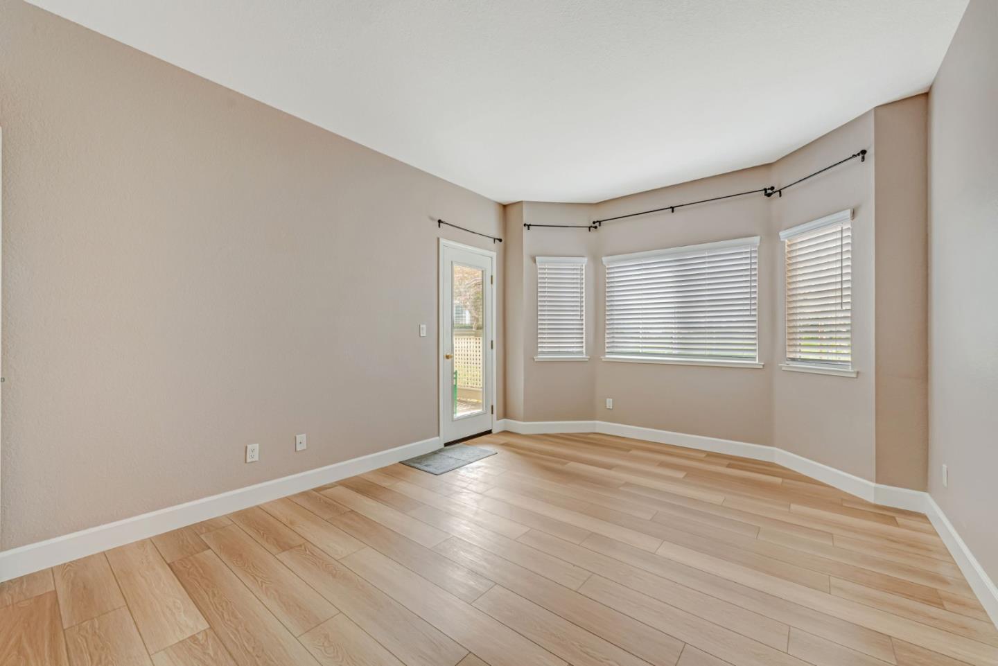 980 Lake Isabella WAY