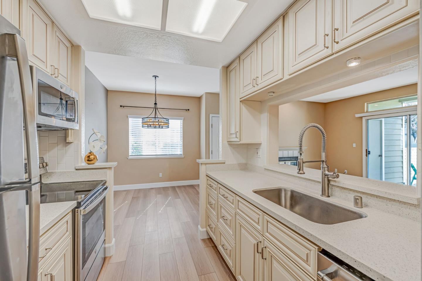 980 Lake Isabella WAY