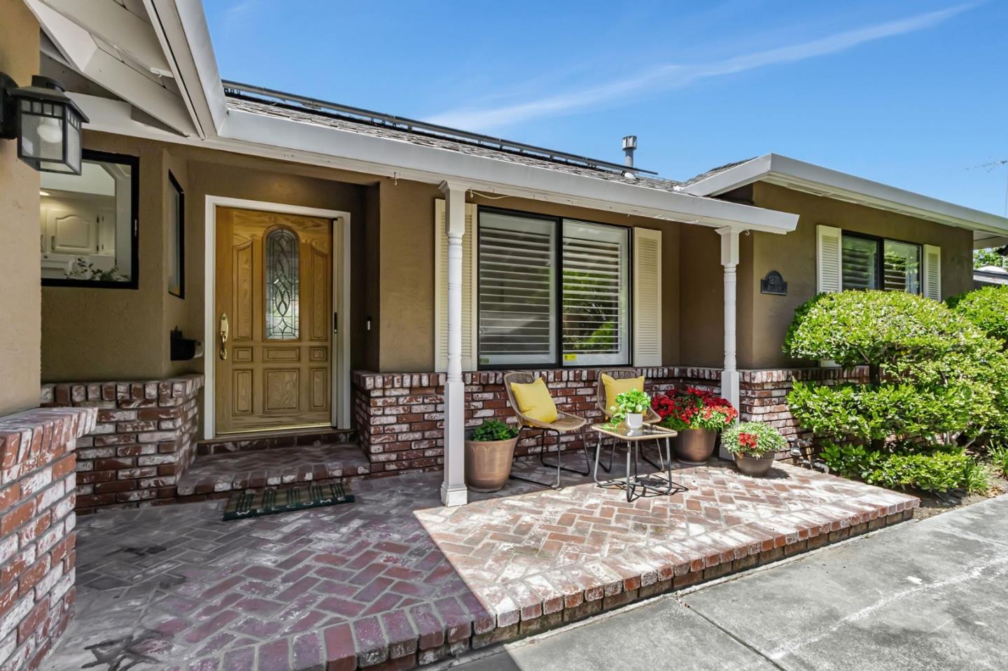 1271 Avis DR