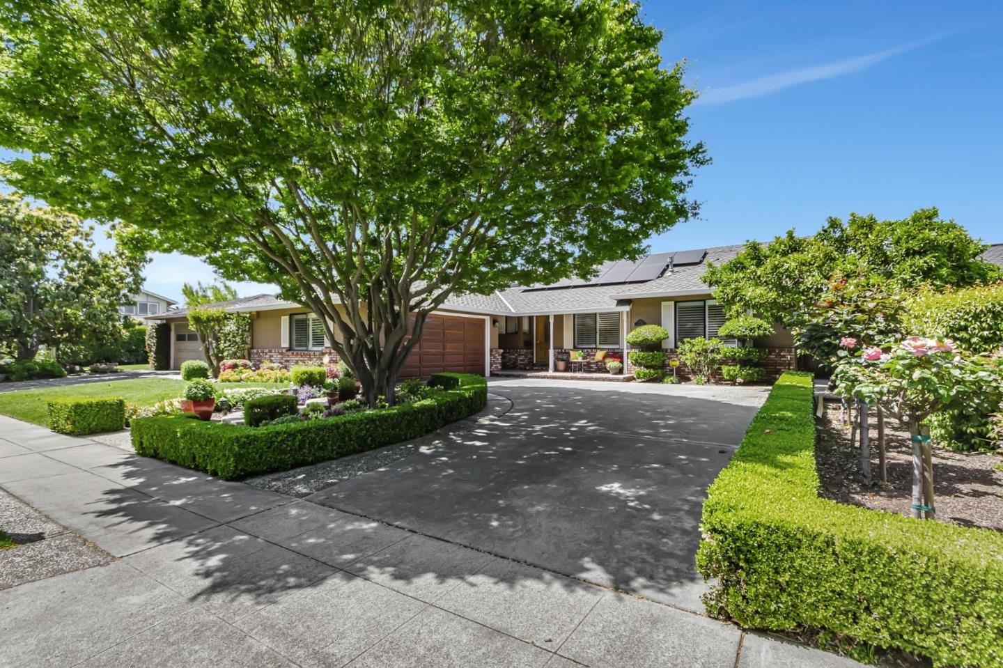 1271 Avis DR