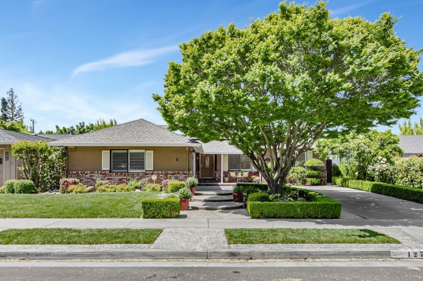 1271 Avis DR