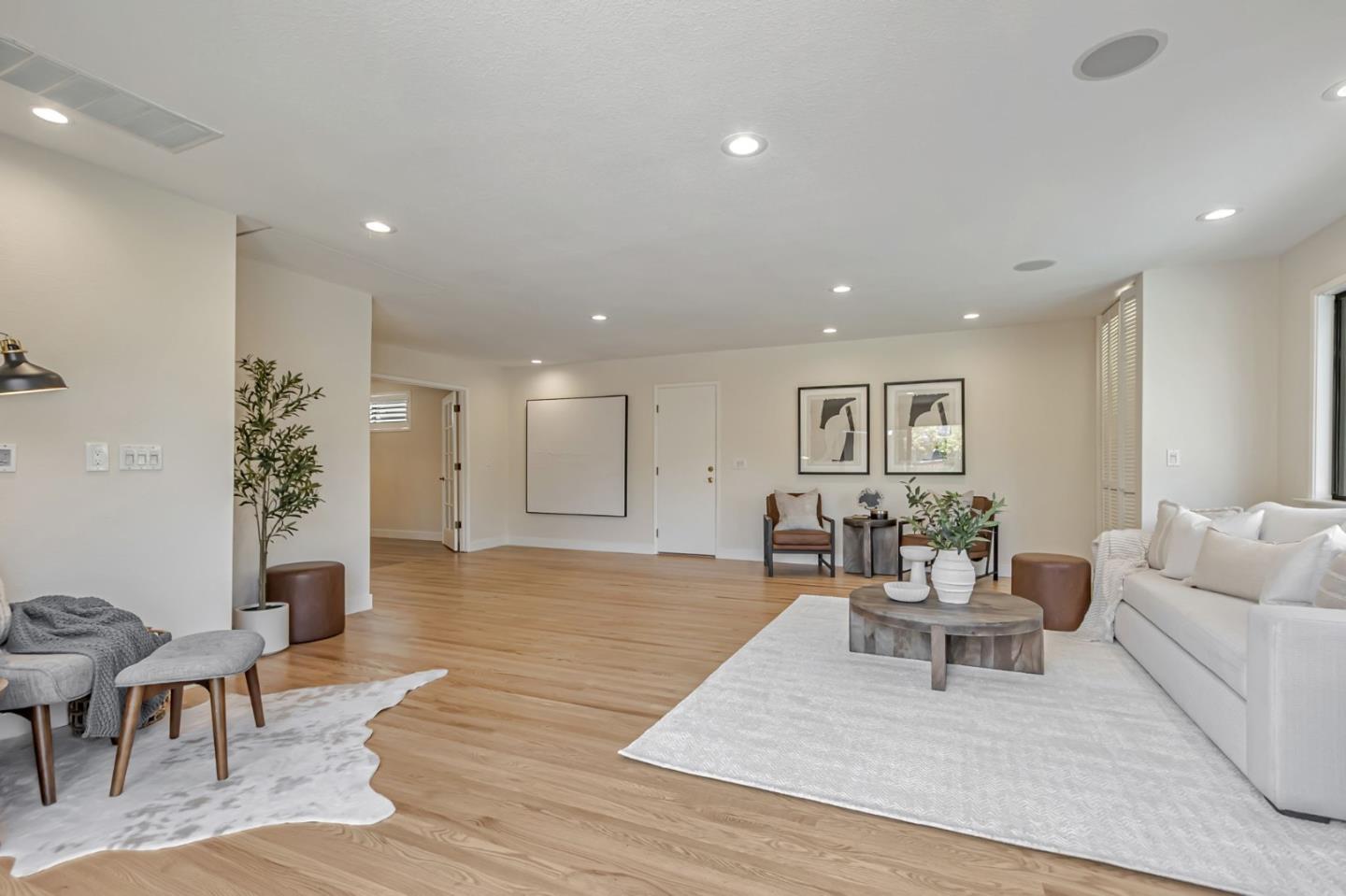 1271 Avis DR