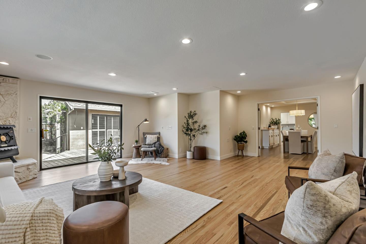 1271 Avis DR