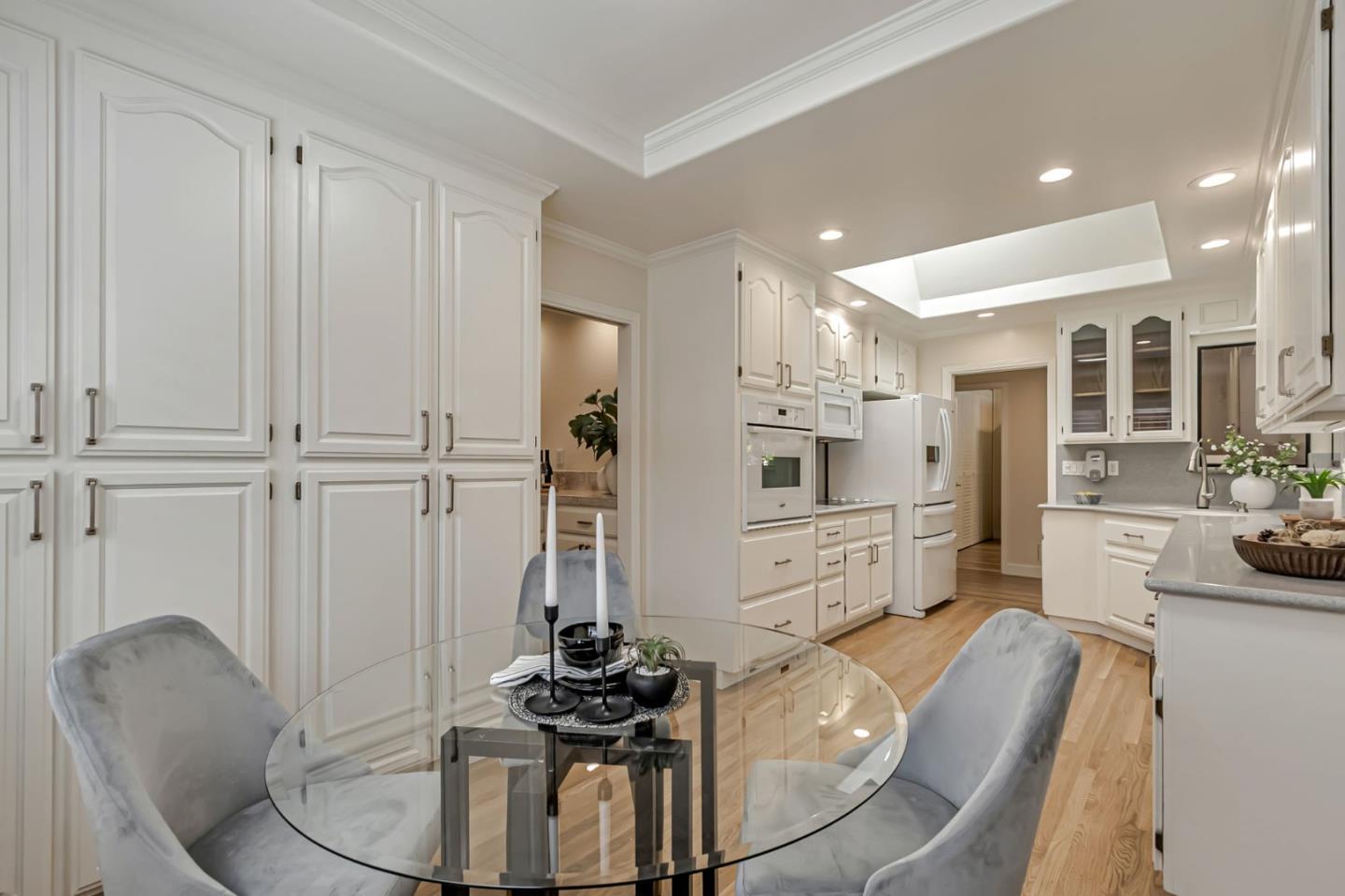 1271 Avis DR
