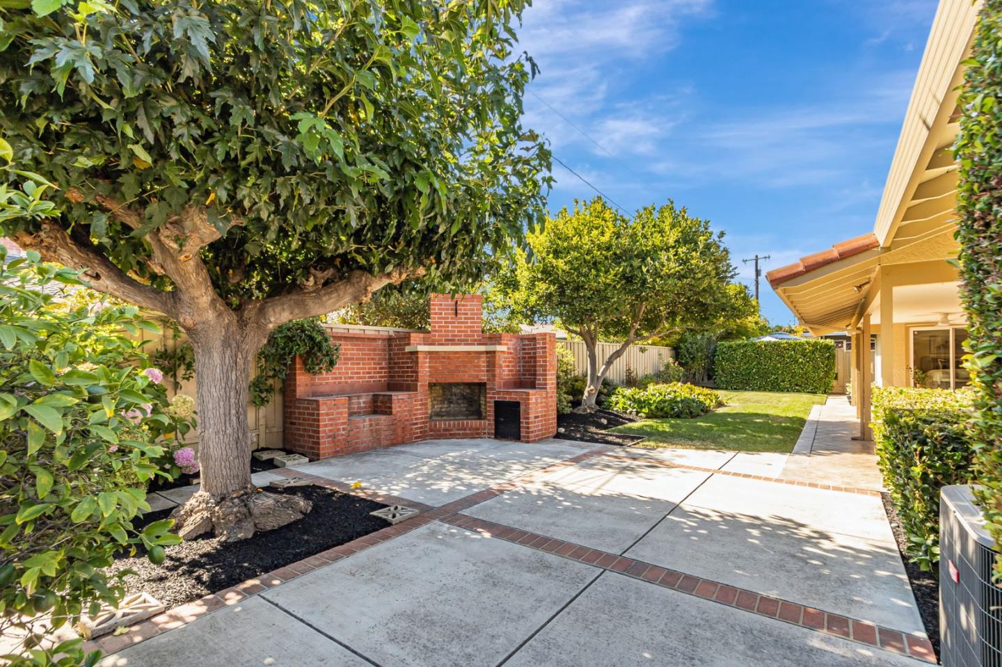 2143 Mulberry Circle
