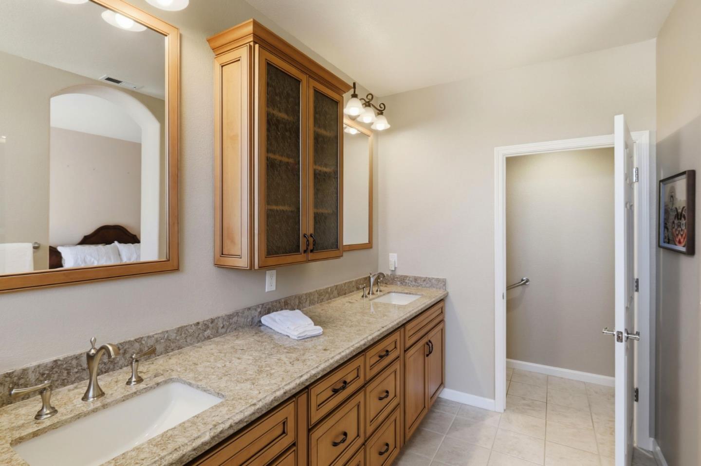 9066 Village View LOOP