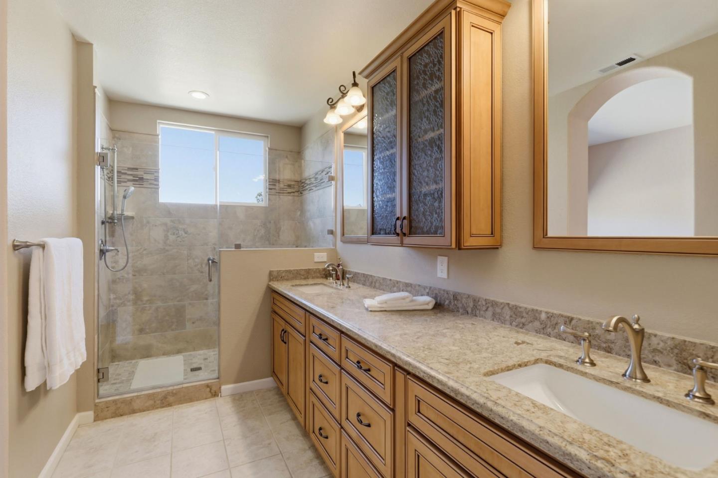 9066 Village View LOOP