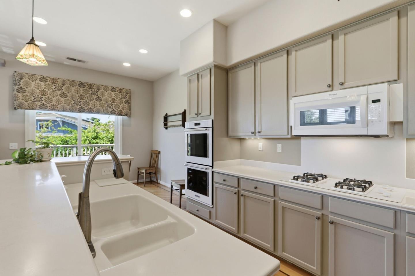 9066 Village View LOOP