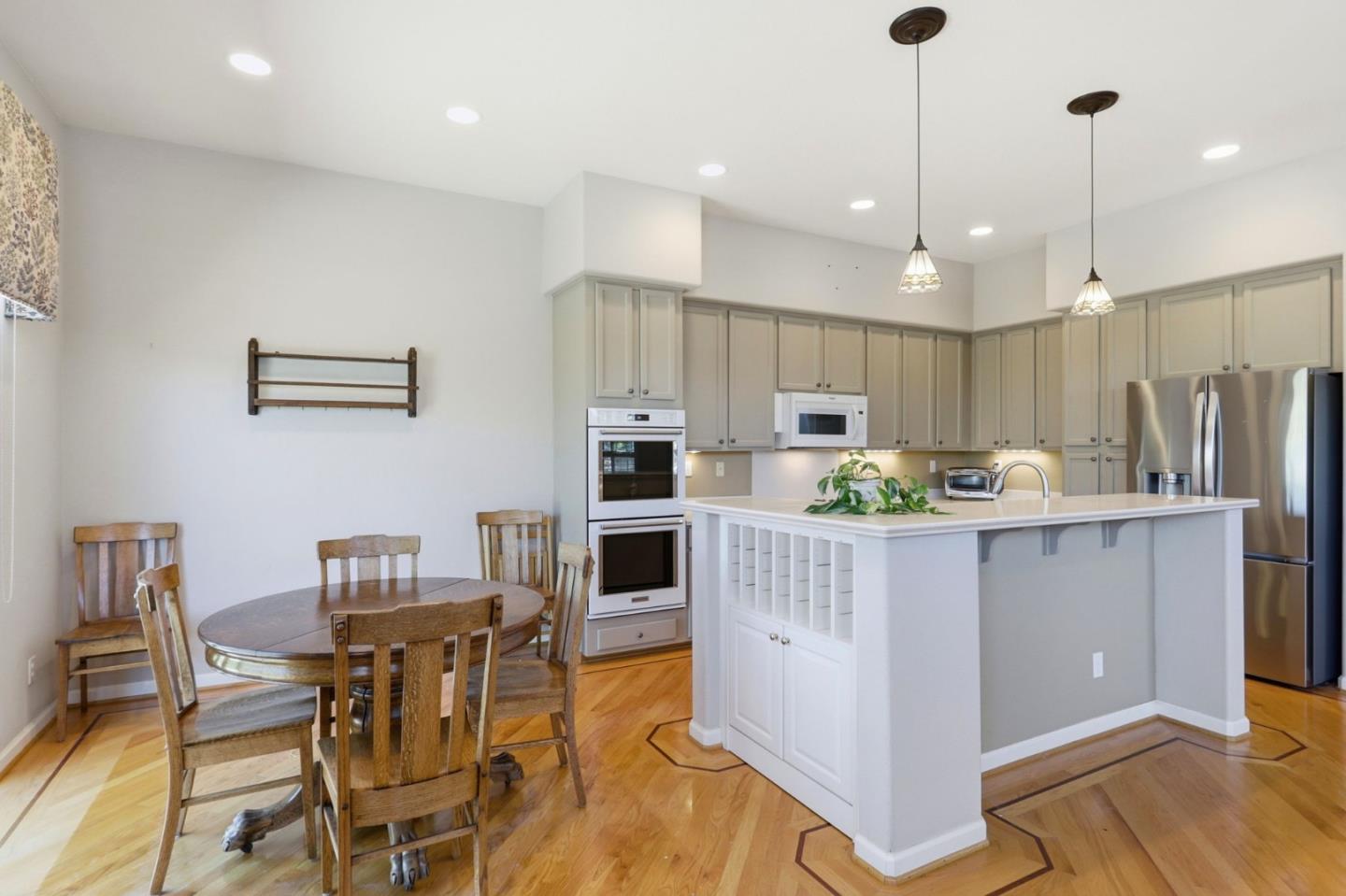 9066 Village View LOOP
