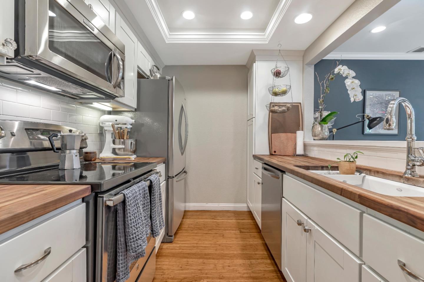 1888 Huxley CT