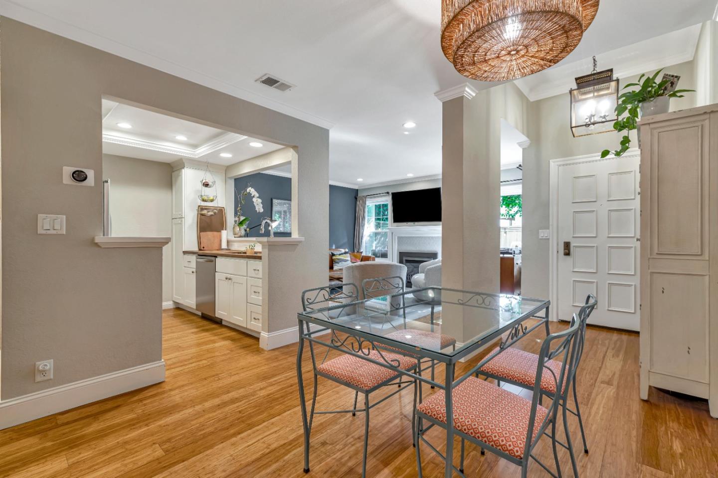 1888 Huxley CT