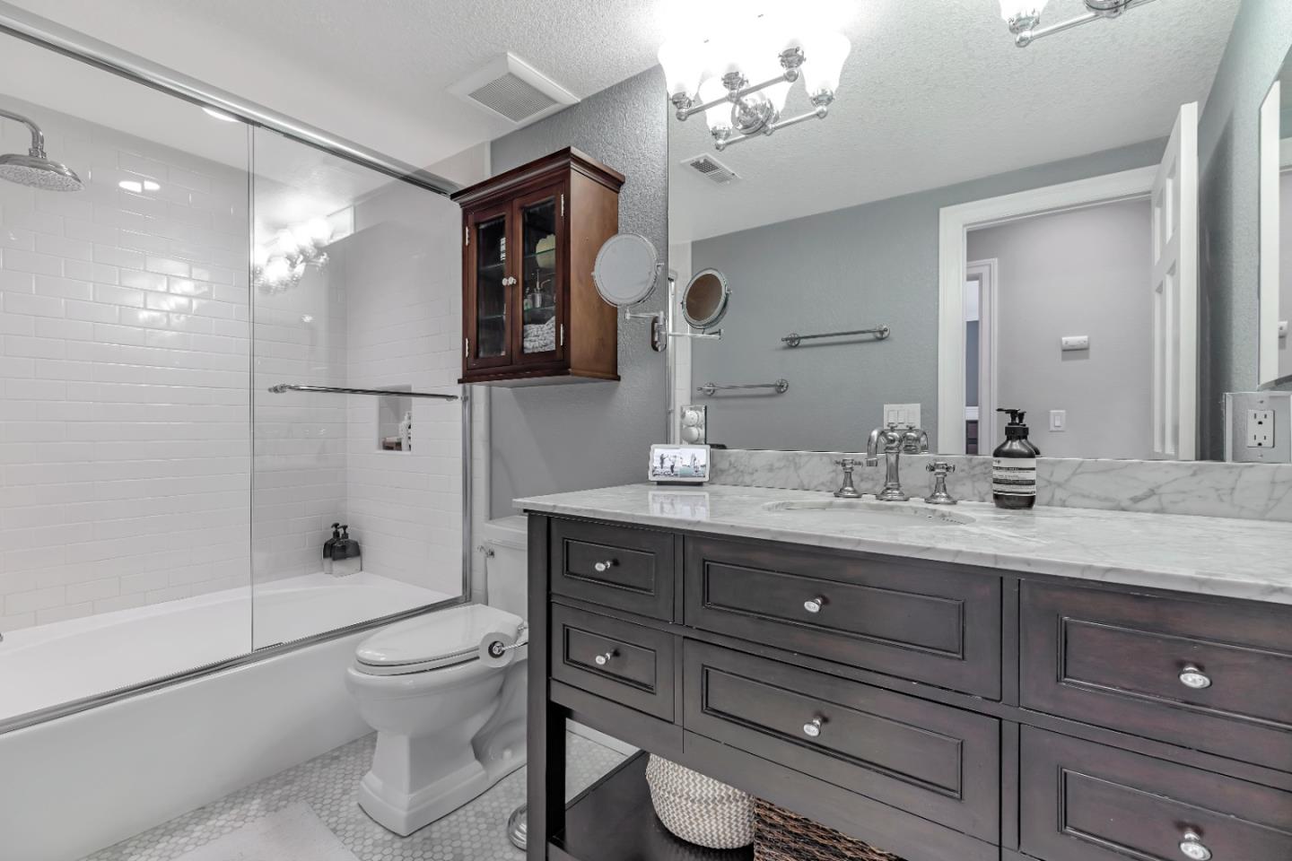 1888 Huxley CT
